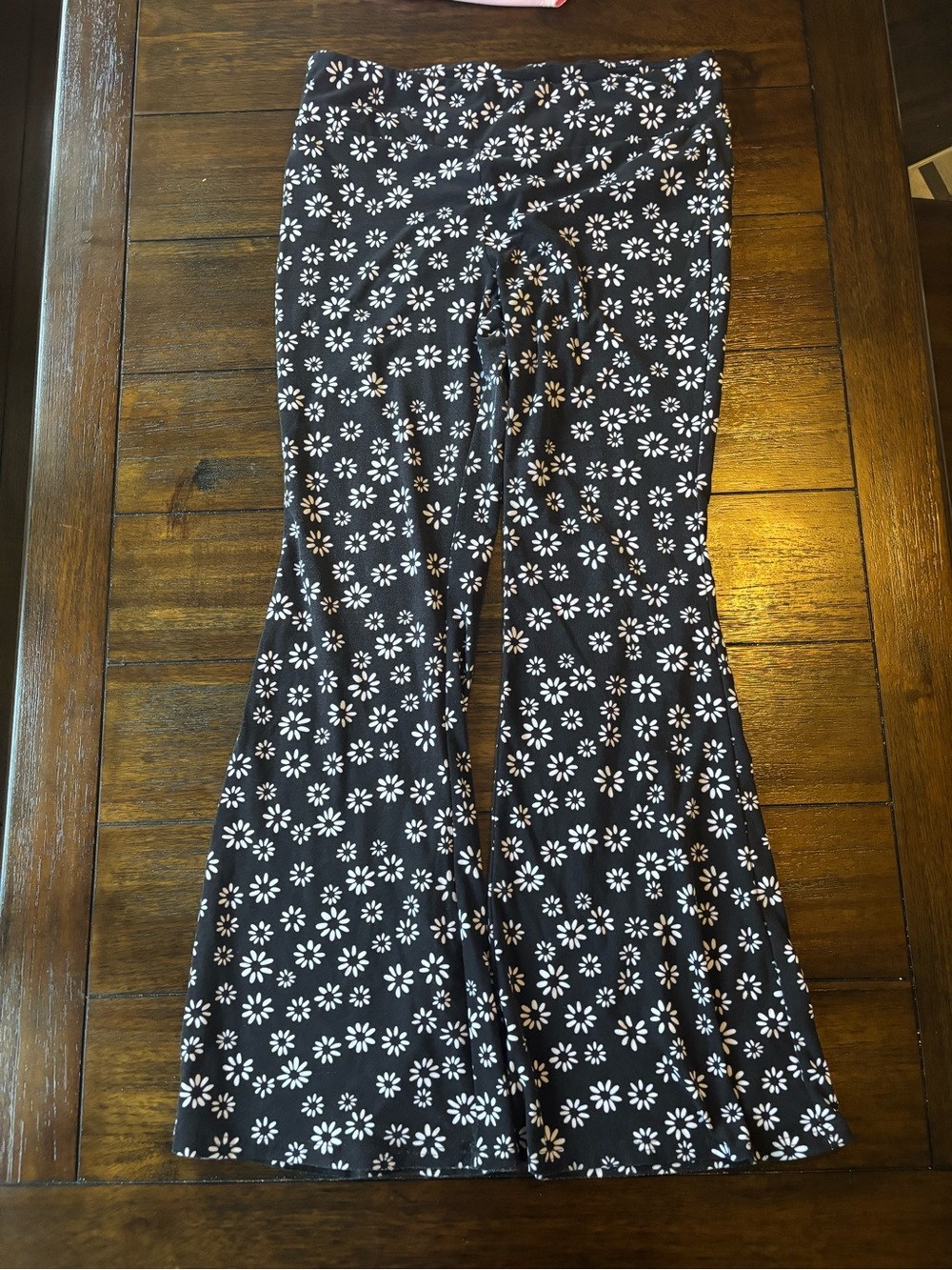 Black Daisy Print Flared Leggings